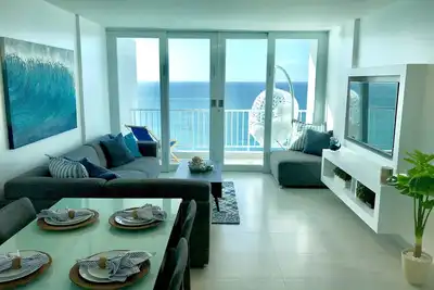 Image de Condo sur la plage avec vue sur l'océan sans fin