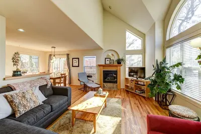 Image de Maison confortable et lumineuse dans un emplacement parfait!