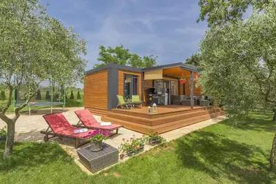 Image de Beach House Ive, Romantic escape with jacuzzi, pool & olive grove charm in Pomer