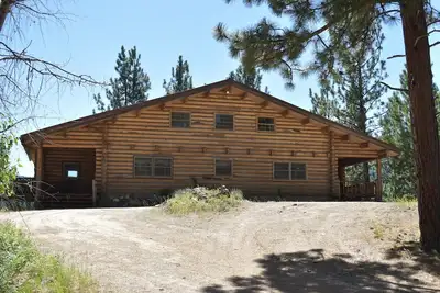 Image de Grande maison en bois rond - Privé, confortable et relaxant