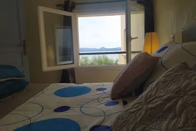 Appartement Pieds dans l'eau, sur la plage de Farinole