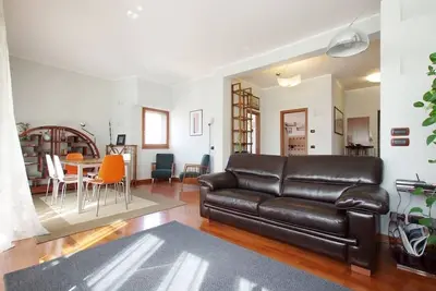 Image de Élégant appartement avec vue sur le Vatican, grand idéal pour les couples, les familles et les groupes