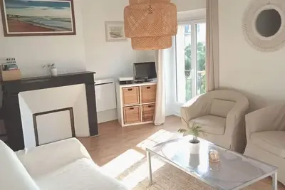 Image de Très bel appartement 2 chambres lumineux et calme au coeur de Bordeaux