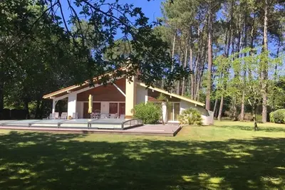 Image de Villa avec piscine sécurisée 9, 50x3, 80 sur un jardin clos et arboré de 4458m²