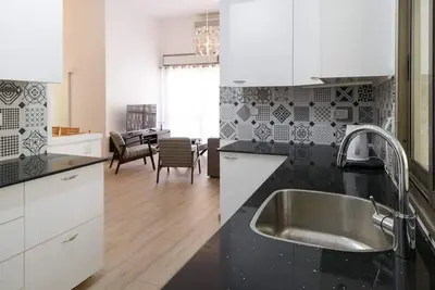 Image de Trois chambres 2 salles de bains parking Prime location