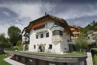 Image de appartement exclusif avec 4 chambres et 4 salles de bains