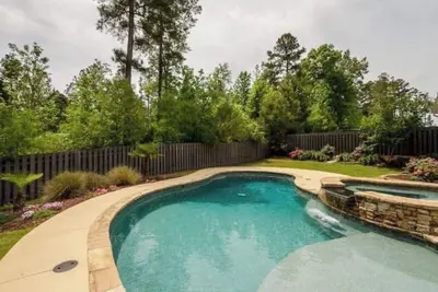 Image de Belle location de la semaine nationale des maîtres d'Augusta à Evans, Ga avec piscine et bain à remous