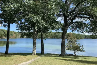 Image de Harper Lake Hideaway Nouveau! ! 2 chambres 1 salle de bain entièrement rénovée! !