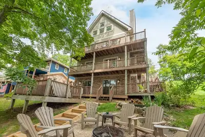 Image de Loch Nest - Lakefront Home dans le centre de Dcl avec ponton privé