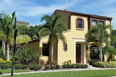 Image de Maison de style villa indépendante en coin de lot, incl. WiFi et beaucoup de soleil. . . .