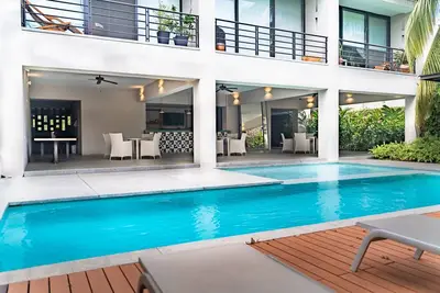 Image de Nouveau! Super condo - proche de tout!