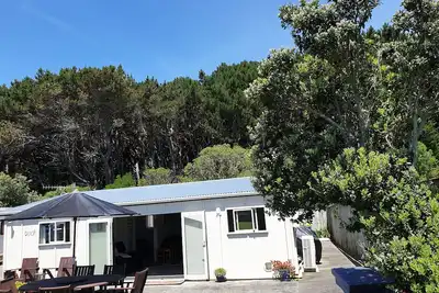 Image de Bach ensoleillé et bien aménagé pour votre plaisir. À quelques minutes à pied de la plage