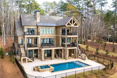 Image de Masters et Final Four Dream Package - Luxueuse maison de 5 chambres au bord du lac 2019