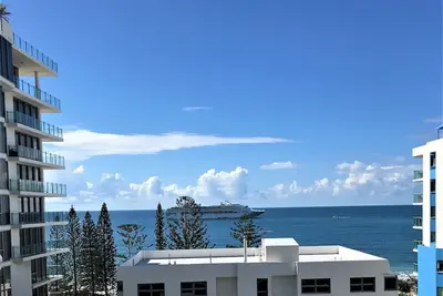 Image de Azure View Ă la plage de Mooloolaba