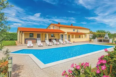Image de Belle maison à Marcana avec sauna
