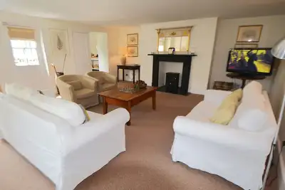 Image de Luxueux cottage avec lac privé, vues fantastiques et promenades