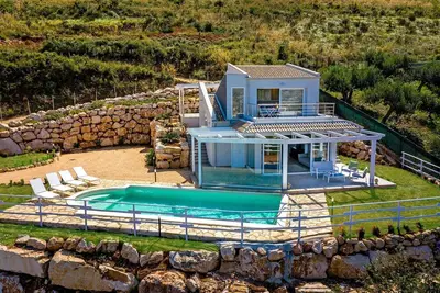 Image de Villa Scire - Villa Scire - Location de vacances de luxe en bord de mer à Castellammare del Gol. . .