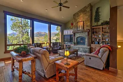 «The Range» Breck Home w / Hot Tub, idéal pour les groupes