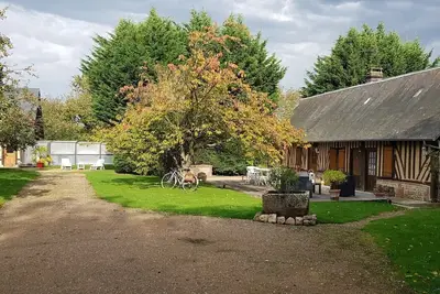 Image de Maison de charme avec piscine chauffée et couverte à 25 mns de Deauville