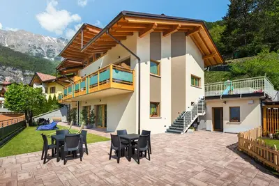 Image de Lodge Avec Vue Imprenable Sur Le Lac Et Les Dolomites