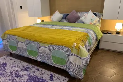 Image de Appartement de luxe avec piscine sur le toit. Quelques pâtés de maisons de la plage!