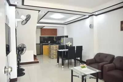Image de Maison meublée à Calapan City Subdivision près du Robinson Mall