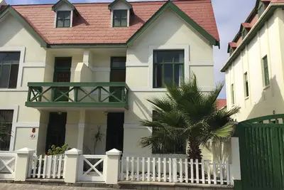 Image de Cottage familial dans le centre de la ville et à proximité de la mer