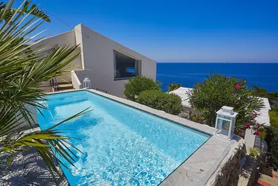 Image de Villa Smeraldo sur la mer, avec piscine et jardin