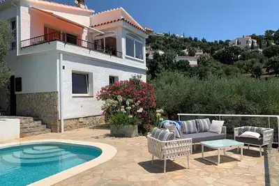 Image de Maison de vacances avec piscine privée et vue sur la mer - près d'Aquabrava