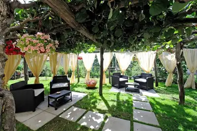 Image de Maison de vacances entourée de verdure