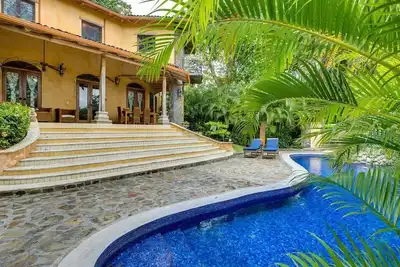 Image de Secluded Luxury Hacienda- Près de la plage - Gated, Ac, ménage quotidien, planches de surf
