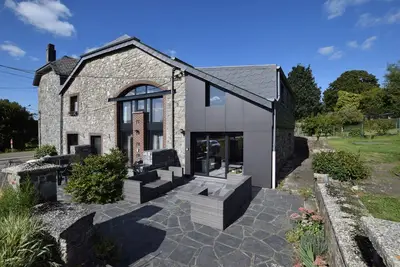 Image de Gite dans la verdoyante commune de Sainte-Ode, au cœur de l'Ardenne