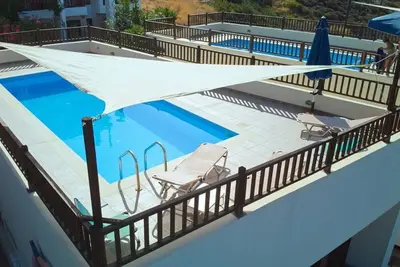 Image de Villa Anemos Grand groupe de maisons et appartements,