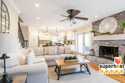 Image de Luxe 5br / 4ba mis à jour la maison au coeur de Lexington