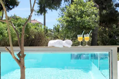 Image de Superbe \"Villa 1951\" Ă Glyfada, Ă 300m de la plage