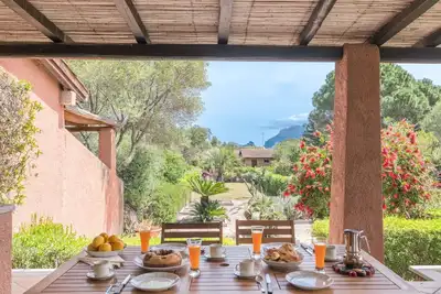 Image de Joli appartement pour 4 personnes avec Wifi, climatisation, Tv et patio