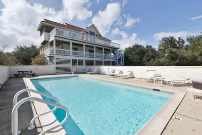 Image de Paré | Oceanside | Tête de baleine | Corolla | 12 personnes