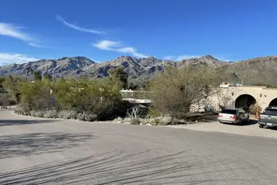 Image de Foothills Retreat With Stunning Mountain Views and Very Close to Sabino Canyon!
