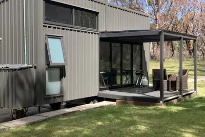 Image de TopStay Accommodation Tiny Home avec vue sur la brousse