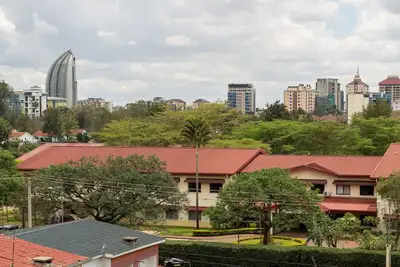 Image de Appartement spacieux avec lit king size et vue sur la ville