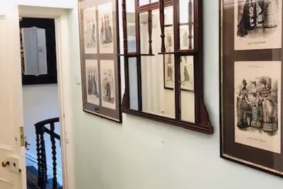 Image de Le salon des couturiers - Spacieux appartement au 1er étage dans une villa gothique - 5 personnes