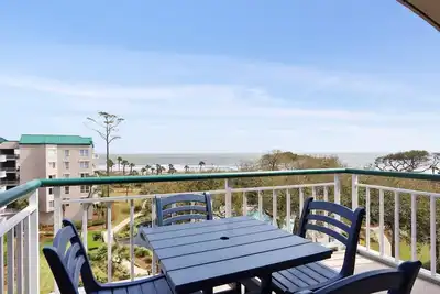 Image de 3506 Windsor Court South - Oceanfront Penthouse Villa - Completely Remodeled, Top of the Line Villa in Palmetto Dunes!