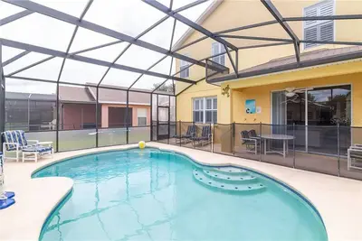 Image de 4 chambres Pool Home, salle de jeux à proximité de Disney