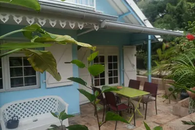 Image de Colibri  Ble -villa au bord de mer. . . . . . . . . . . . . . . . . . . . . . . . . . . . . . . . . . . .