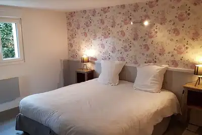 Image de Les contines Appartement meublé dans maison individuelle avec jardin arboré