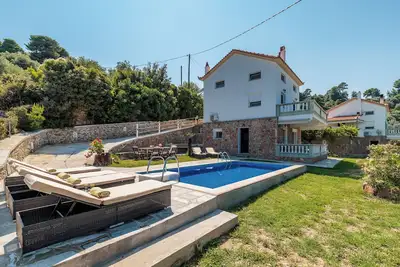 Image de ΕΥΑ ΜΕ ΘΕΑ ΣΤΗΝ ΘΑΛΛΑΣΑ