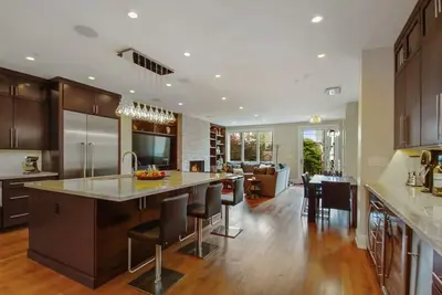 Pristine Premier Luxury Greystone Home À 3 ÉTAGES! ! !