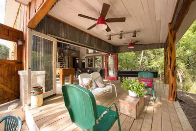 Image de Cypress Creek Oasis - Glamping avec une touche de fraîcheur