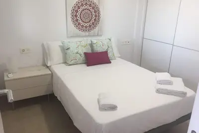 Image de Appartement ENTIÈREMENT RÉFORMÉ Avec Vue Sur La Mer