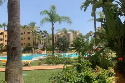 Image de Appartement de luxe en bord de mer avec bain à remous - 3 terrasses ensoleillées, wifi et barbecue à gaz
